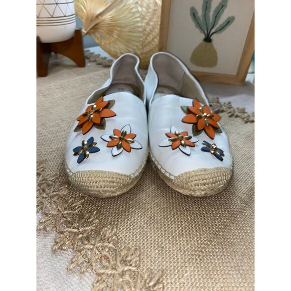 Michael Kors White Floral Flower Embellished Slide On Espadrilles Flats GUC 6.5M - Picture 3 of 13